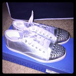 Wms Vera Wang  Silver Studded Sneakers